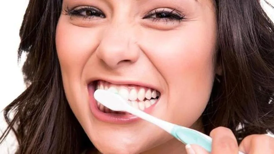 Top 5 Tips for Maintaining Healthy Teeth and Gums