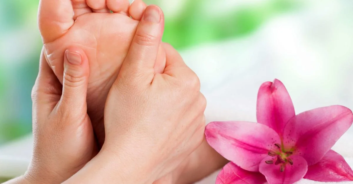 5 Benefits of Regular Pedicures and Manicures