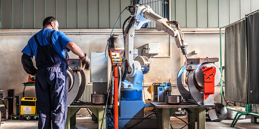 The Benefits of Using Collaborative Robots (Cobots) in the Warehouse